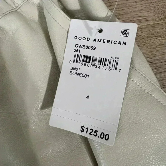 Good American Better Than Leather Shorts - Picture 5 of 7